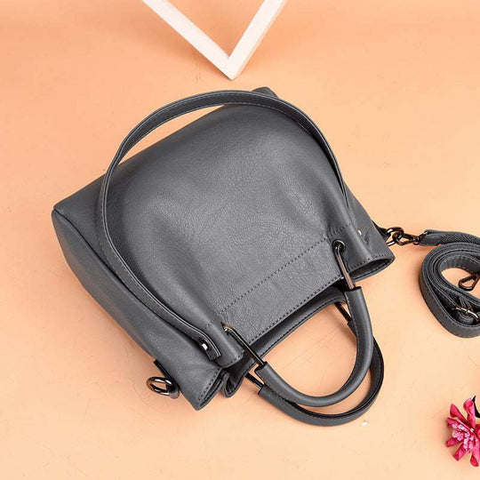 Peyton - Classic Leather Shoulder Bag