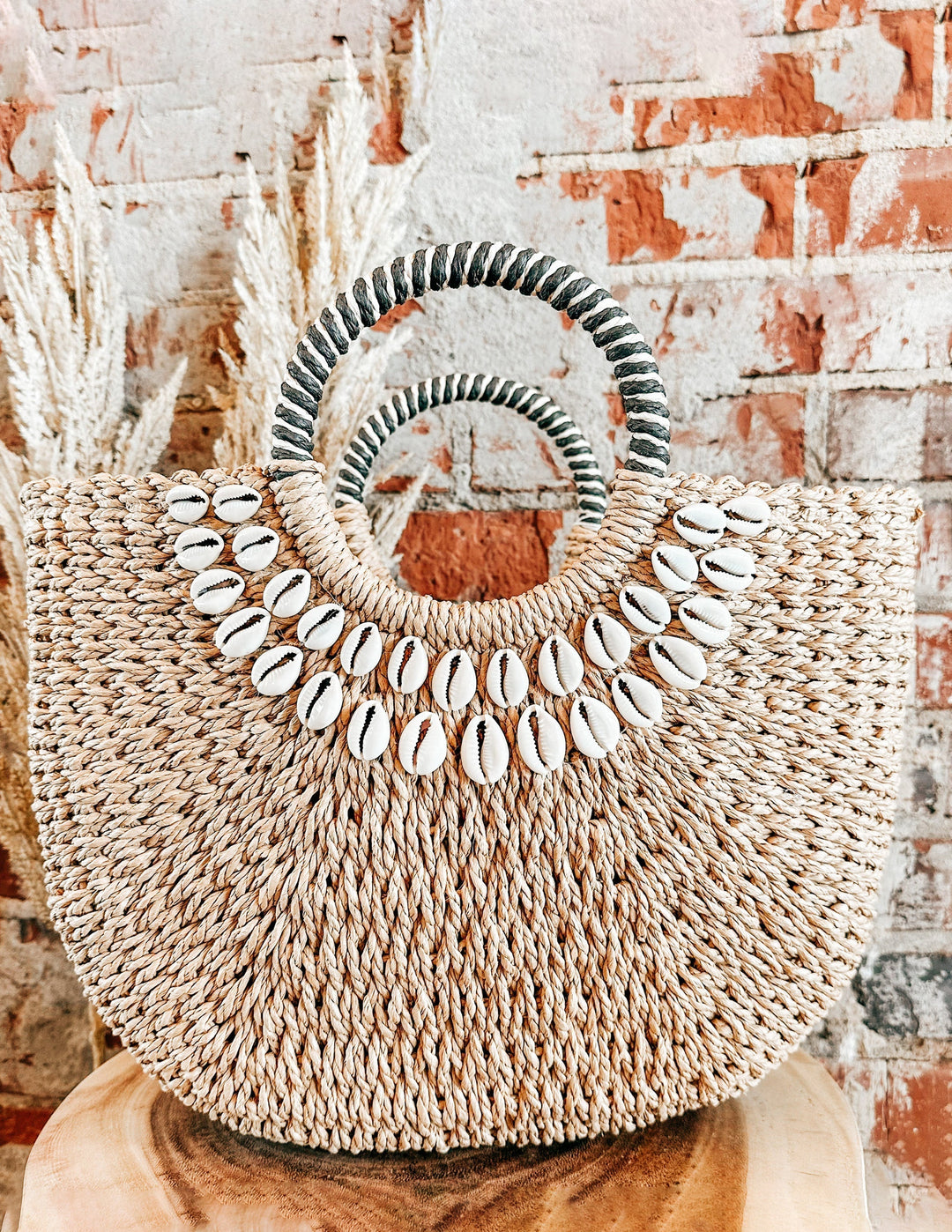 Judith - Charming Shell Straw Bag