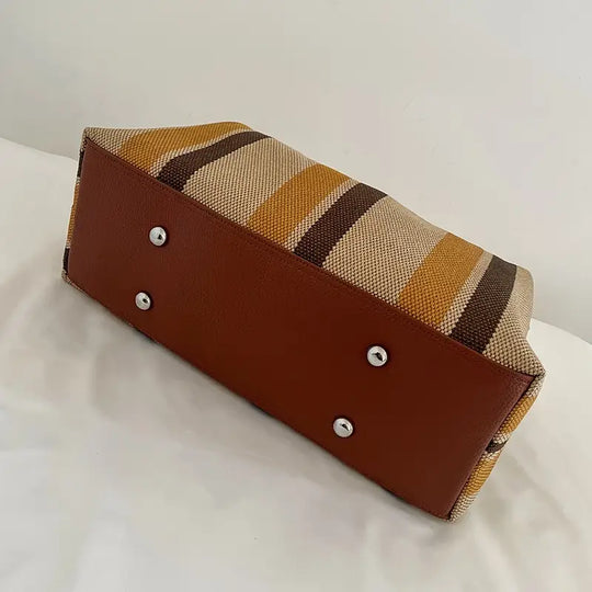 Abigail - Classic Vintage Duffel Bag